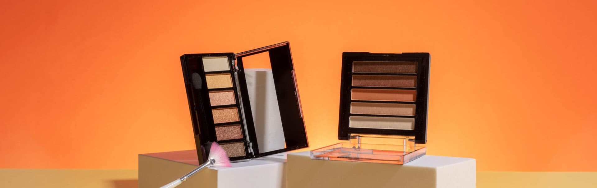 Empty 4-Color Eyeshadow Palette with Mirror product detail
